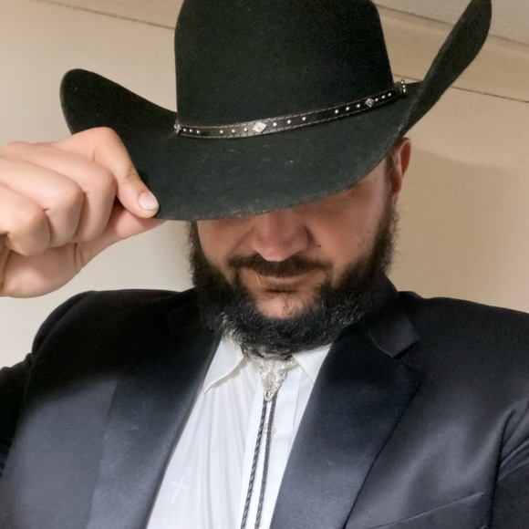 Meet your Posher, Andrew - Picture 2 of 4